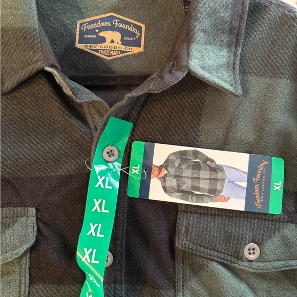 Green and Black Plaid Button-Up Shirt - Picture 2 of 3